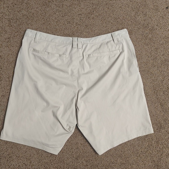 Rhone Commuter Shorts Mens 40 Beige Chino Performance‎ Casual - Picture 3 of 13